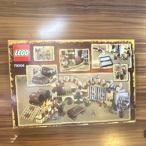 MEOW The Hobbit Barrel Escape 79004 Complete Set in Box 334 Pieces 2012