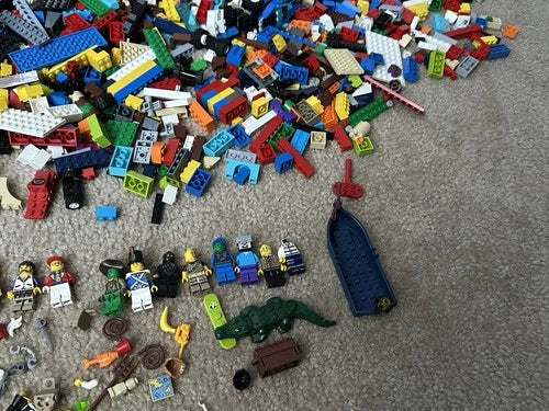 Lego Bulk Lot 11lbs+ Pieces & Minifigures - Pirates City Classic Minecraft Look