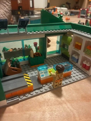 LEGO CITY: Grocery Store (60347)
