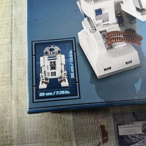 MEOW Star Wars UCS R2-D2 10225 Retired in 2014 BRAND NEW and Sealed RETIRED