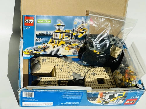 Lego Town World City 7047 Coast Watch HQ Police Rescue Rare