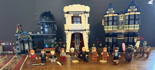 LEGO® Harry Potter™ 10217 Diagon Alley™ almost complete from 2011