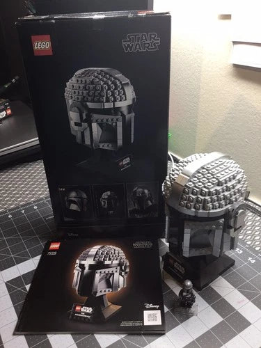 LEGO The Mandalorian 75328 & Princess Leia 75351 Helmet. 100% COMPLETE. BONUS