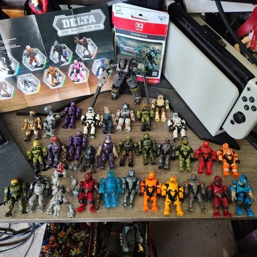 Halo Mega Construx Figure And Brick Lot - 32 Complete, 25 Incomplete, 60 Weapons