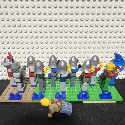 MEOW Castle Minifigure Lot of 12 Medieval Knights & Blue Wizard+ misc medieval