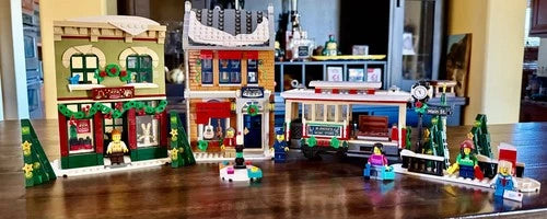 MEOW Icons Holiday Main Street 10308 Winter Village Retired Built w/ Minifigs