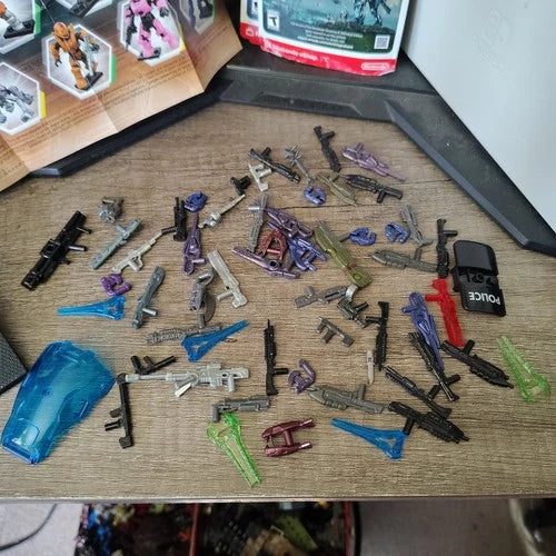 Halo Mega Construx Figure And Brick Lot - 32 Complete, 25 Incomplete, 60 Weapons