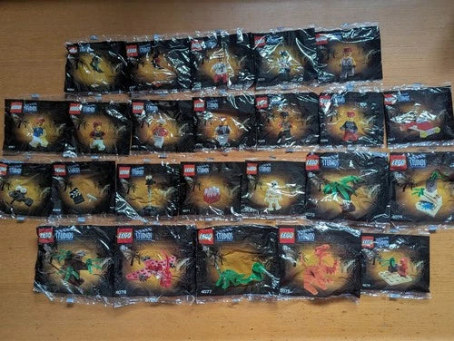 MEOW Studios Coca-Cola Promo Minifigure Set Complete 24 Pieces Rare FREE SHIP