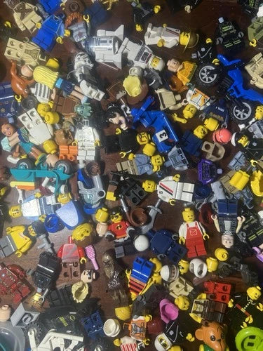 LEGO 15+ lbs Huge Brick Lot includes Minifigs, Animals, motorcycles, accessories