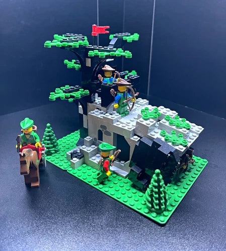MEOW 6066 Camouflaged Outpost 1987 Classic Castle Forestmen