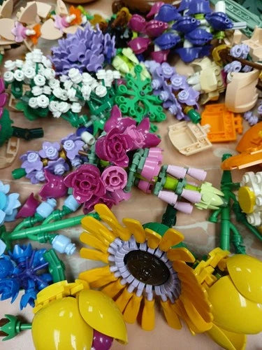 Lot Official LEGO Botanicals & Boutique Flowers Assorted Great Cond 2 gallon Bag