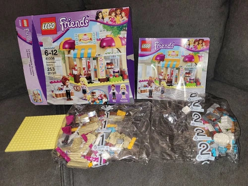 3 LEGO Friends Set Heartlake Sports Centre 41312 - Downtown Bakery 41006 & 41033