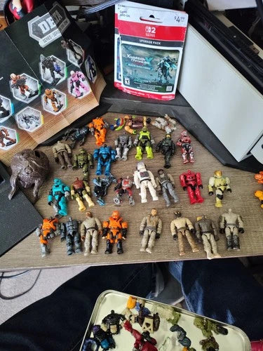 Halo Mega Construx Figure And Brick Lot - 32 Complete, 25 Incomplete, 60 Weapons