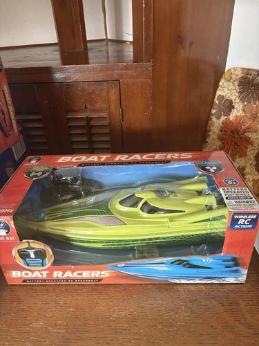 Blue Hat BOAT RACERS Remote Control GREEN RC Dual Propeller Speedboat ~ 16.54" L