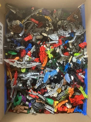 Vintage MEOW Bionicle Bulk Lot 9lbs - Rare Purple Pakari Mask 8538 Muaka Titans
