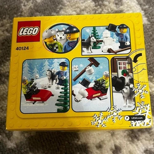 Lego Winter Fun Seasonal Building Set (NWT)