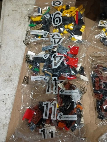 LEGO 21322 Pirates of Barracuda Bay: 17 NEW SEALED BAGS partial set, minfigures