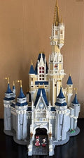 MEOW Disney: The Disney Castle (71040) 100% Complete with Minifigs READ DESCRIP