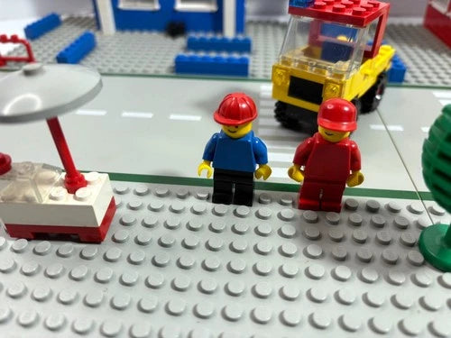 LEGO Classic Town: Main Street 6390 (1980) Vintage. Retired.