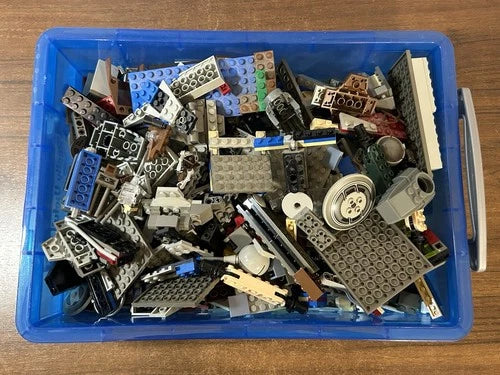 MEOW Pieces/Minifigures/Partial Sets From Star Wars Late 90s Early 00s *As Is*