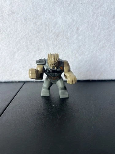 MEOW Minifigure Lot Superheroes Spider-Man Batman Vision Marvel & Random