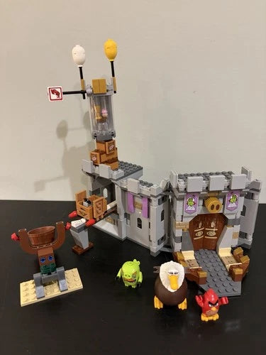 MEOW 75826 (95% Complete) Angry Birds King Pig's Castle Set. READ DESCRIPTION