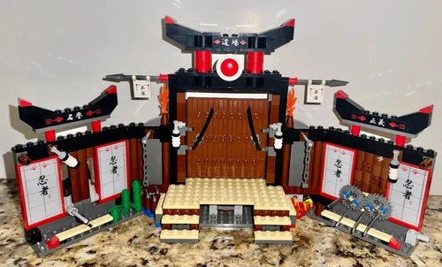 LEGO 2504 Ninjago Spinjitzu Dojo Complete w/ Manuals & Minfigs - NO CARDS *READ*