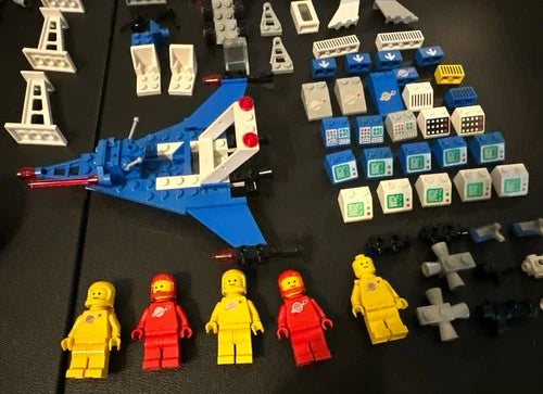 MEOW Classic Space Specialty Parts Minifigures Lot + 6845 Set & 493 Set Pieces