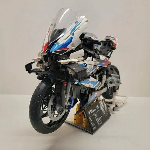 LEGO Technic BMW M 1000 RR Item 42130 Includes 1921 pcs for 18 and older