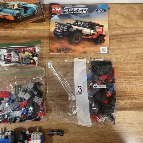 LEGO SPEED CHAMPIONS: Ford GT Heritage Edition and Bronco R (76905)