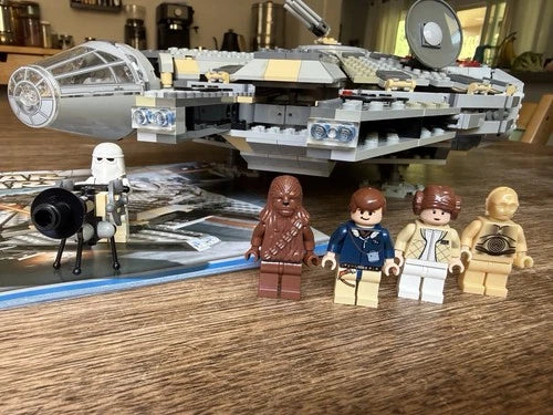 MEOW Star Wars Millennium Falcon (4504) Complete w/ Box + Minifigs 985pc