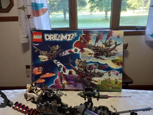 MEOW Dreamzzz: Nightmare Shark Ship (71469) with the Lighting Kit