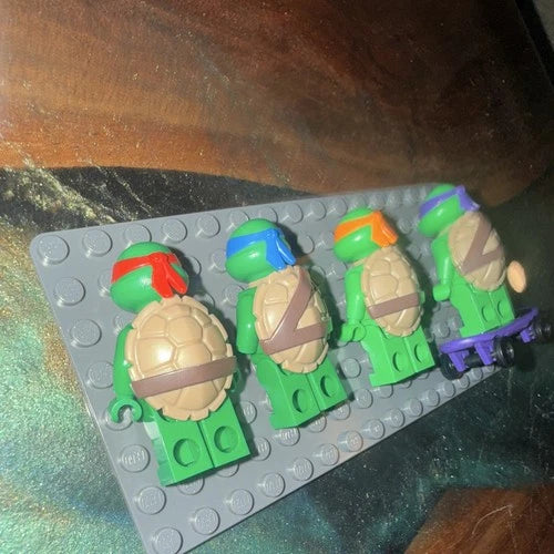 MEOW Teenage Mutant Ninja Turtles Minifigures Lot of 4 w/ Skateboard
