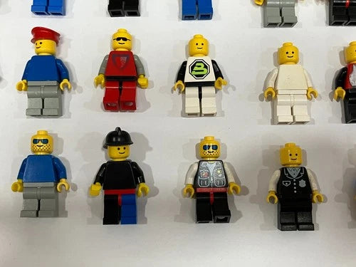 Lot of 84 *** vintage LEGO minifigures