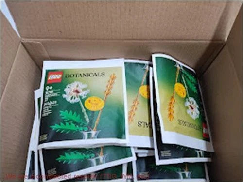 LOT OF 30 MEOW Botanicals Field Flowers Building Kit 30701