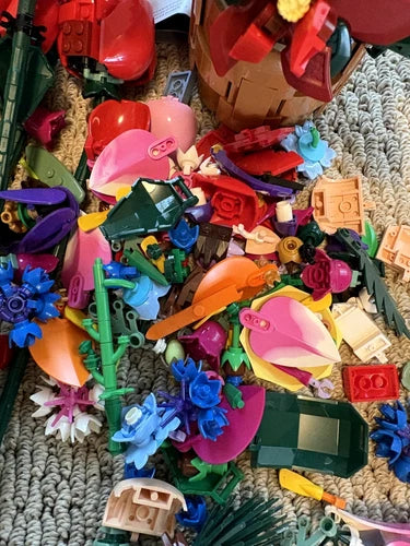 Large Bulk Lot of LEGO BOTANICAL FLOWER Pieces, Stems & More! Manuals Too!