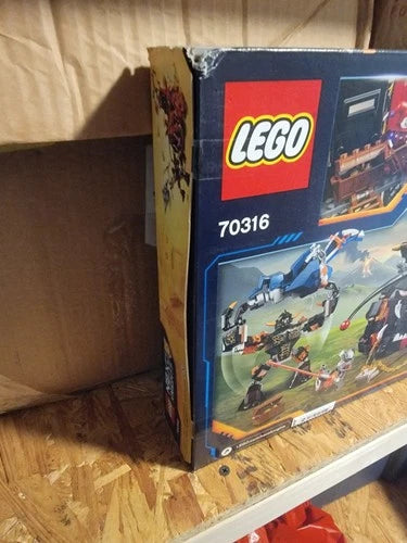 LEGO 70316 NEXO KNIGHTS: JESTRO'S EVIL MOBILE