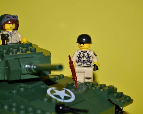 COBI WWII M-24 Chaffee Light Tank 2457 Retired Brickmania Custom Crew Pack