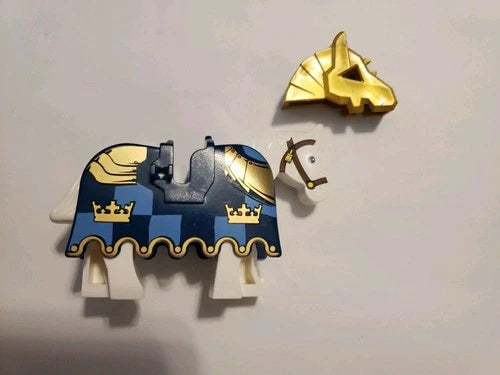 LEGO Castle Knights Minifigure Lot W Accessories