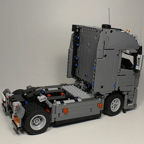 MOC: FH Cab Tractor Truck 1073 Pieces Toys Toys Building Set Good Quality