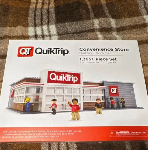 QuikTrip Convenience Store Building Block Set 1,365+ pcs w/ Figures