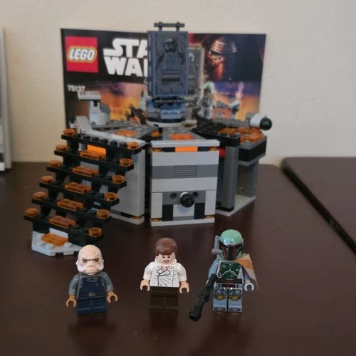LEGO Star Wars Sets 75208 Yoda’s Hut & 75137 Carbon Freezing Chamber W/minifigs
