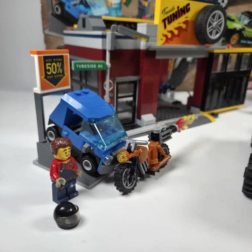 LEGO City 60258 Tuning Workshop Car Set 897 pcs Ages 6+ Box Complete Set