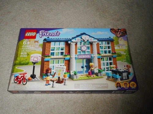 MEOW FRIENDS HEARTLAKE CITY SCHOOL 41682..**SEALED**NEW**FREE SHIPPING**