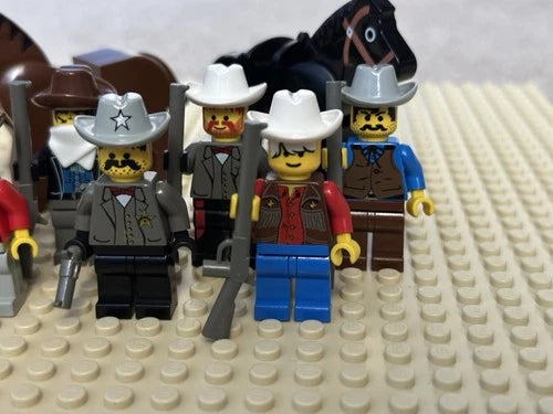 Vintage LEGO Western Cowboy Minifigures Lot Sheriff Bandit + Weapons & Horses