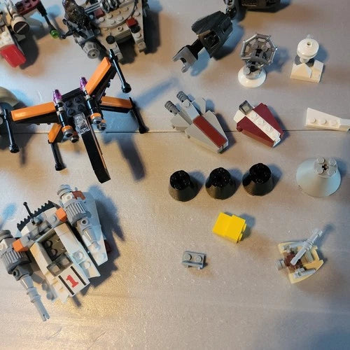 LEGO Bulk Lot Mixed Pieces Parts w/ Minifigures Star Wars Jurassic Park