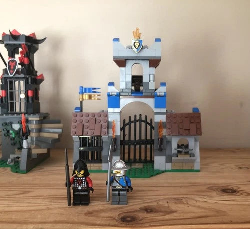MEOW Castle Lot 70403 Dragon Mountain 70402 Gatehouse Raid Incomplete READ