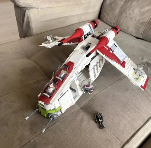 BRAND NEW SEALED 1228PCS Republic Gunship Building Set HIGH QUALITY 1:1 SCALE
