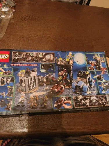 Brand New MEOW Monster Fighters Crazy Scientist and His Monster MEOW set! 430pcs
