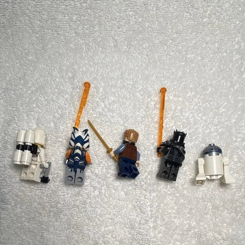 LEGO Star Wars Minifigure Lot (5) Ahsoka Tano R2-D2 Clone Trooper w/ Lightsaber